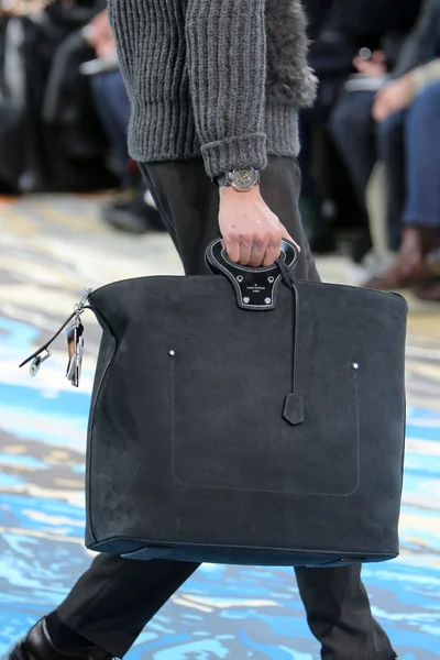 Look 14